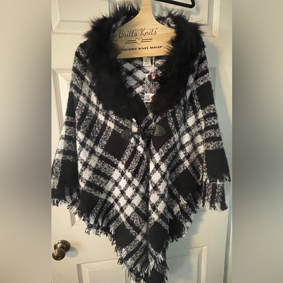 Knit Plaid WRAP One Size - Picture 1 of 10